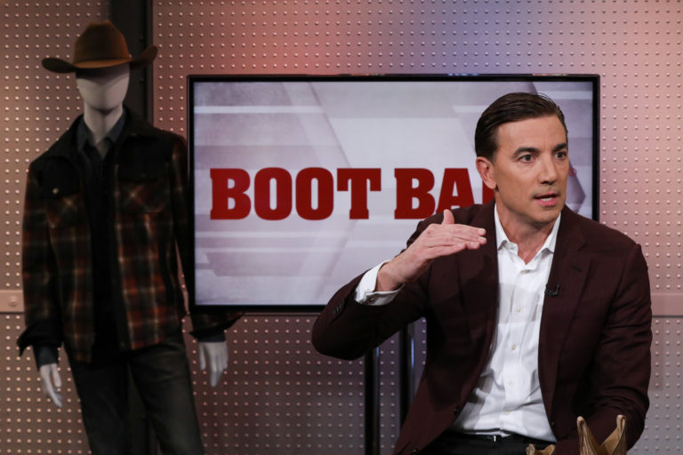 Oil-related attire gross sales are lastly rising after 2-year stoop