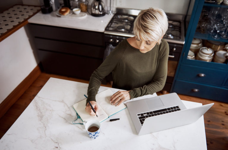 Methods to maximize year-end taxes after a layoff or early retirement