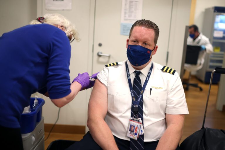 United has had zero Covid-related deaths amongst vaccinated workers for 8 weeks, CEO says