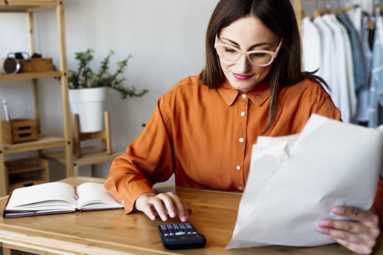 Leaving a job to freelance or begin your individual enterprise takes planning