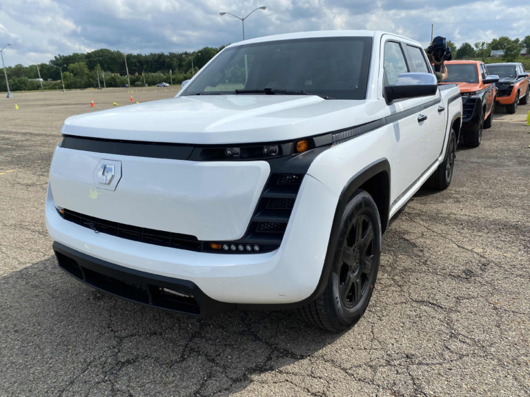 Lordstown Motors to supply 3,000 electrical pickups via 2023
