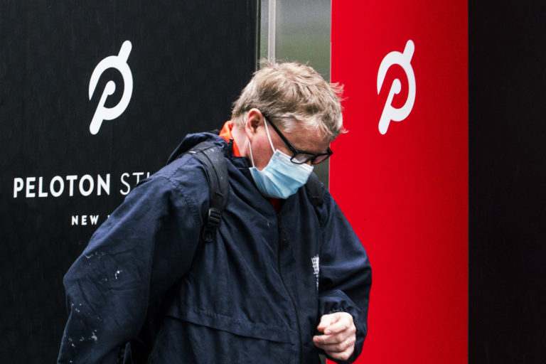 Peloton inside docs present it slashed 2022 gross sales targets for attire unit