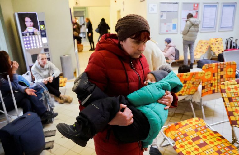 Ukraine hospitals may run out of oxygen provides in 24 hours, WHO says