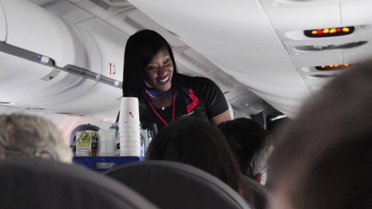 American Airways will resume alcohol gross sales on flights April 18