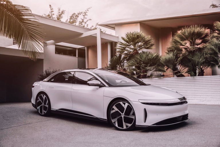 Lucid slashes 2022 car manufacturing forecast