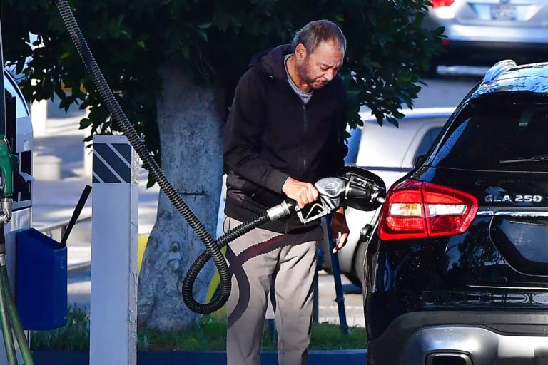 Crude oil jumps with the U.S. set to ban Russian imports