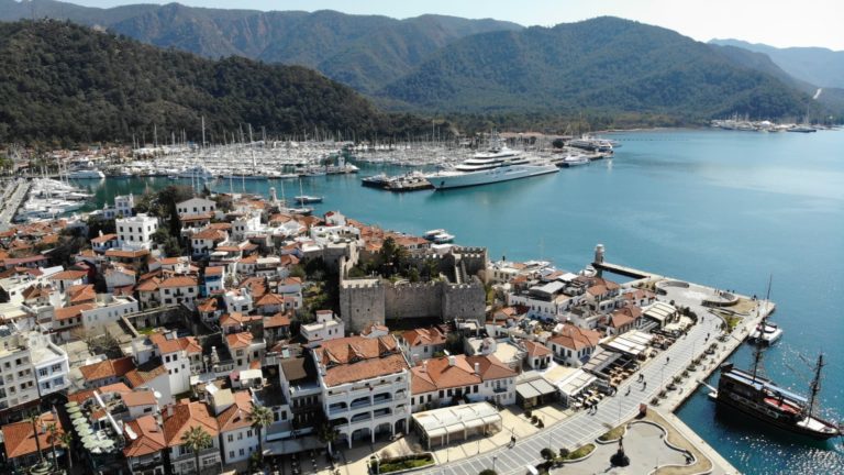 Turkey welcomes Russian oligarch cash — however it’s dangerous for its economic system