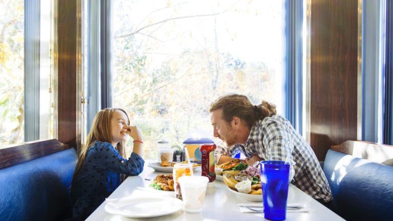 Who’s eligible for $1,400 stimulus checks with their 2021 tax returns