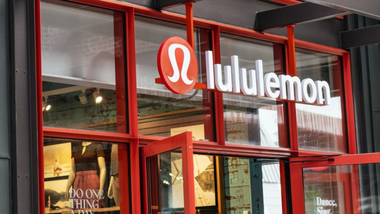 Lululemon month-to-month memberships for garments, occasions and lessons