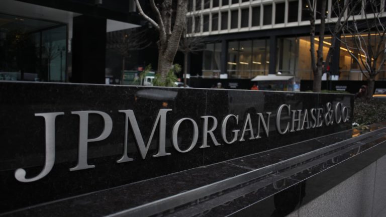 JPMorgan, Delta Air Strains, PayPal