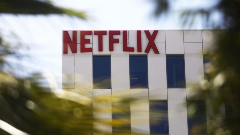 Jim Cramer says two streaming shares stand out after Netflix collapse
