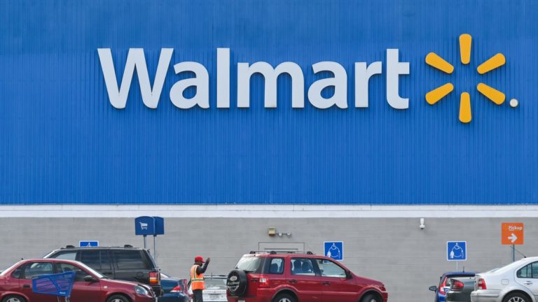 Walmart hires PayPal govt as its chief monetary officer