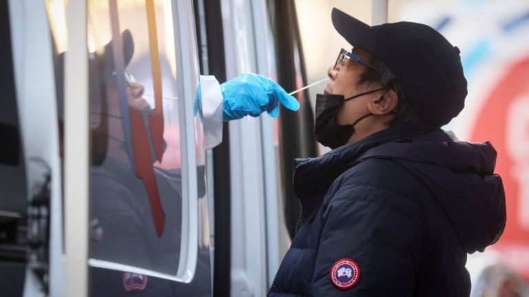 Covid outbreaks in New York and DC infect senior officers as omicron BA.2 variant sweeps the U.S.