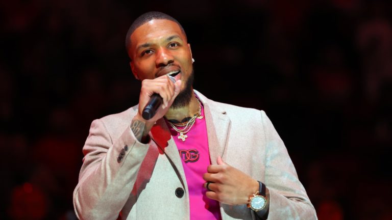 Damian Lillard needs to stick with Blazers, co-founds insole firm