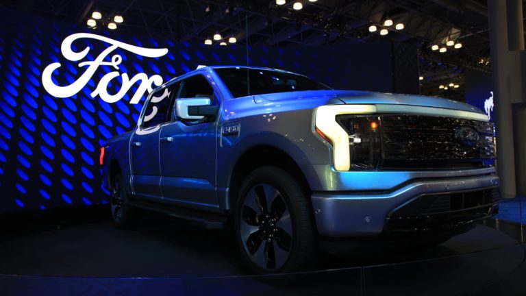 Ford F-150 Lightning electrical pickup may win first-mover benefit