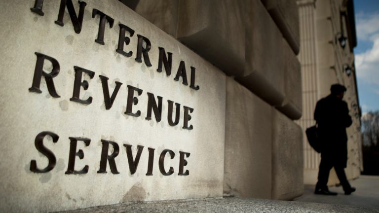 Superrich IRS tax audits plunge over decade, authorities report says
