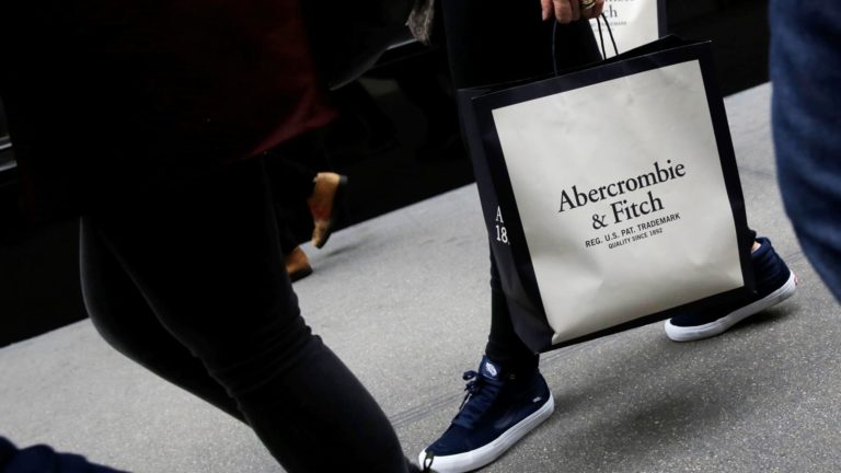 Abercrombie & Fitch (ANF) reviews Q1 2022 loss