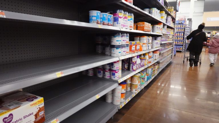 U.S. to spice up child method imports to ease scarcity after Abbott Diet recall