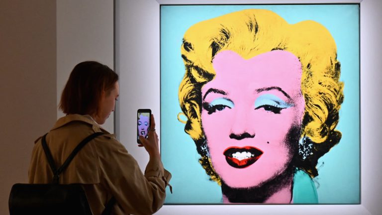 Andy Warhol’s ‘Marilyn’ sells for $195 million, units American file
