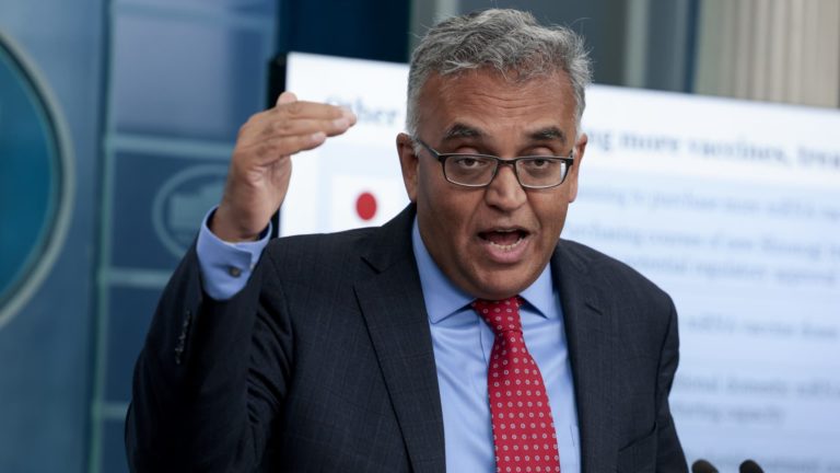 U.S. well being officers maintain Covid briefing as instances and hospitalizations soar once more