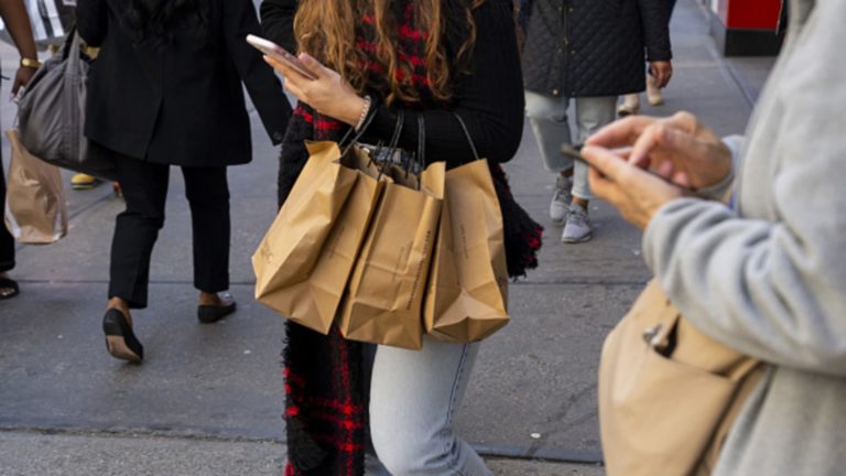 Shopper bank card debt nears an all-time excessive