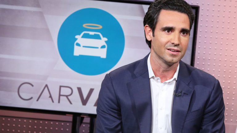 How Carvana went from a Wall Avenue prime decide to meme inventory buying and selling