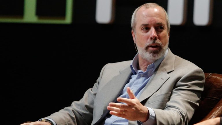 This former monetary advisor now educates advisors on crypto