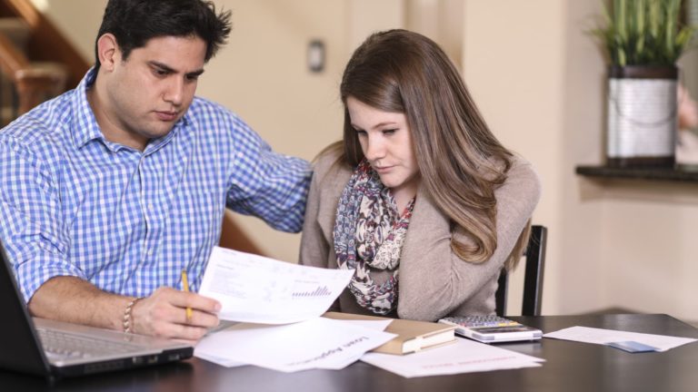 Retirement tax breaks leaving middle-class savers behind, report finds