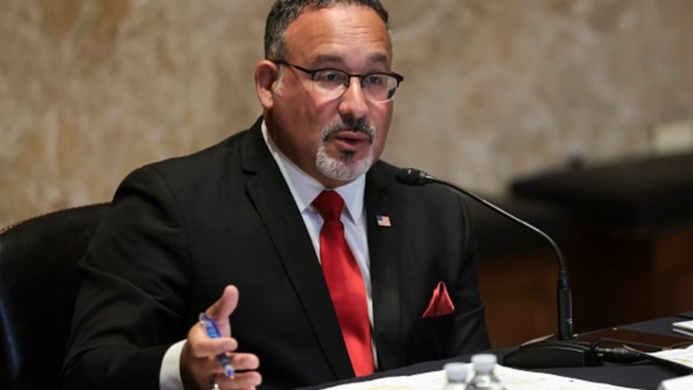 Training Division to cancel 200,000 pupil mortgage debtors’ debt