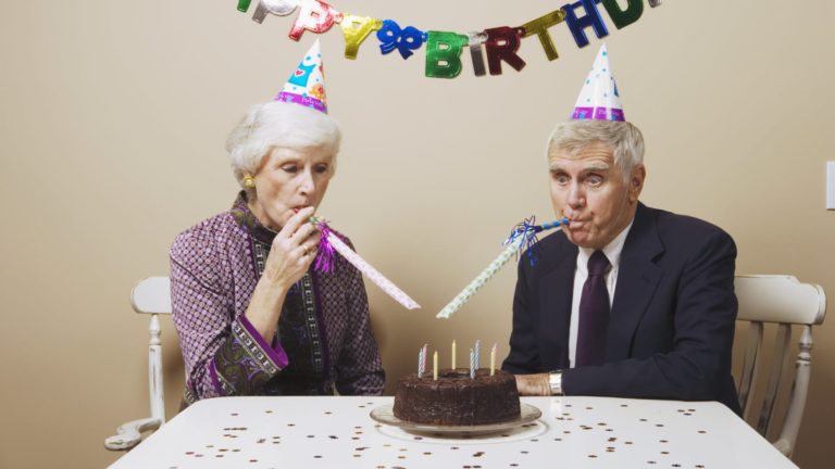 Many individuals plan to faucet Social Safety retirement advantages early: survey