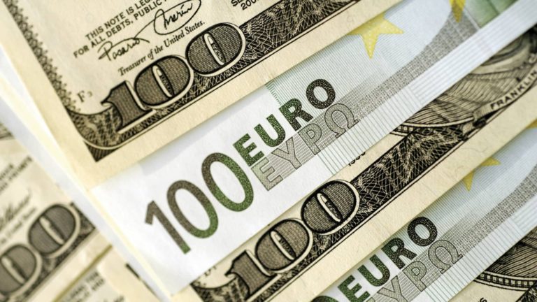 When to purchase euros, different forex for a visit overseas