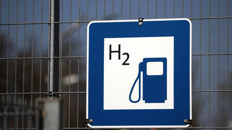 UK plans $95 million hydrogen gigafactory
