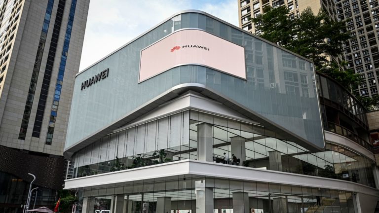 Huawei’s second quarter income rises barely from a yr in the past