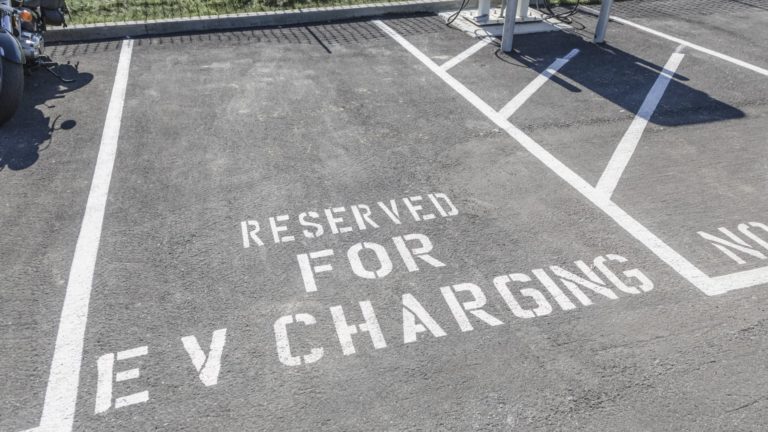 Inflation Discount Act extends $7,500 tax credit score for electrical automobiles