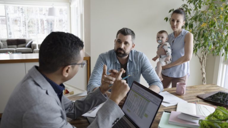 This is how advisors are serving to shoppers cut back their 2022 tax invoice