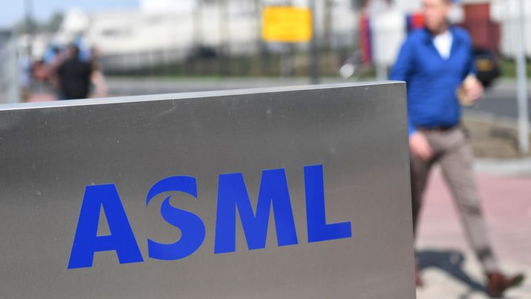 ASML Q3 earnings beat; sees restricted affect on U.S. chip curbs on China