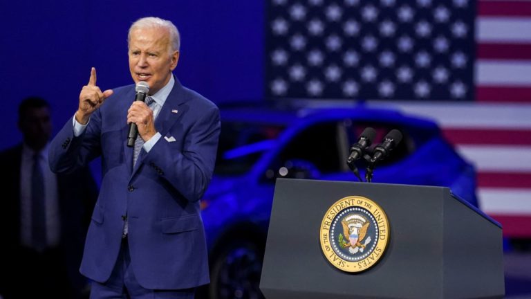 Biden awards $2.8 billion for electrical automobile battery manufacturing