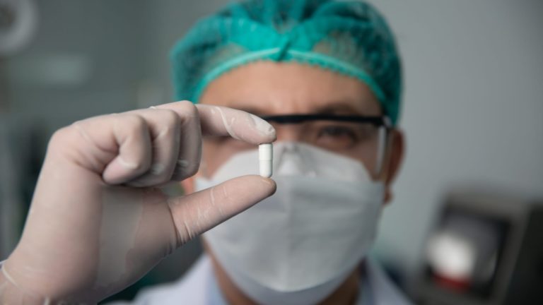 Listed below are shares with glorious important indicators within the health-care sector