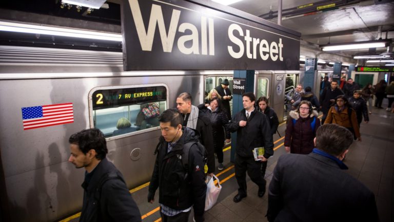 Amid excessive inflation, 63% of People live paycheck to paycheck