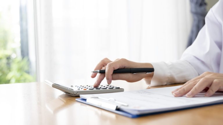 4 key year-end strikes to ‘management your tax reporting future’