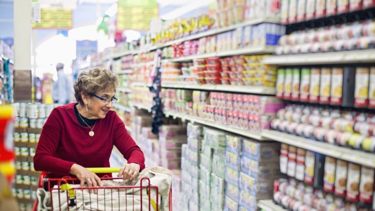 Common Social Safety retirement profit fell quick by 46% in 2022