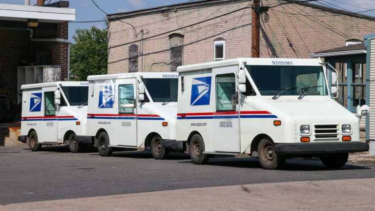 Postal Service to purchase 66,000 electrical autos to rework fleet