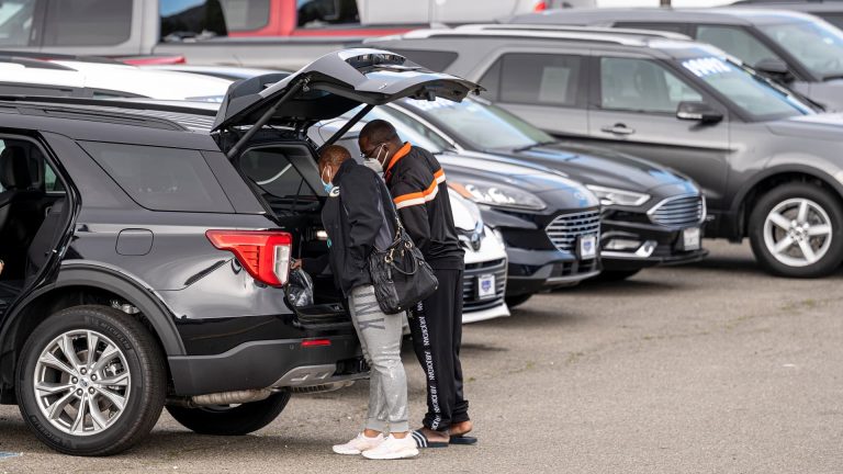 EV carmakers work to suit auto sellers into their future plans