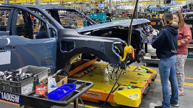 Ford F-150 Lightning had separate battery problem earlier than fireplace