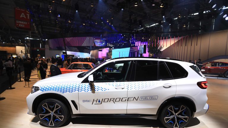 Germany’s BMW to launch pilot fleet of iX5 hydrogen automobile