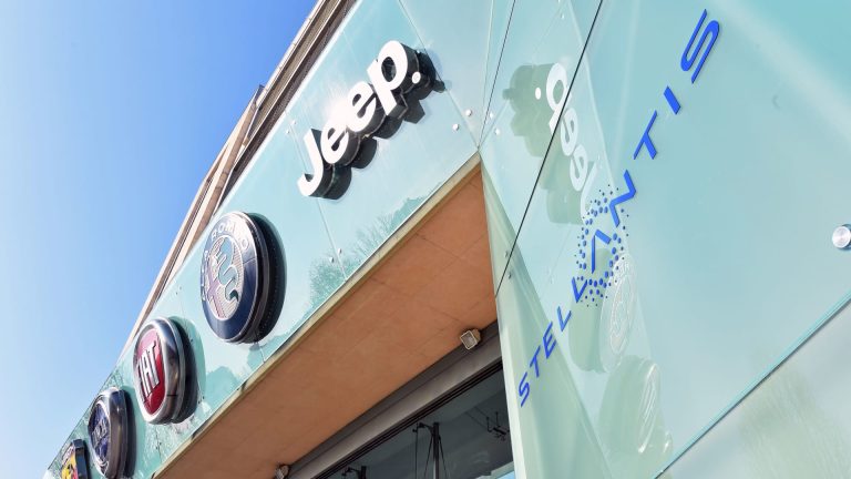 Automaker Stellantis hires as CFO ex-Adidas, grocery government