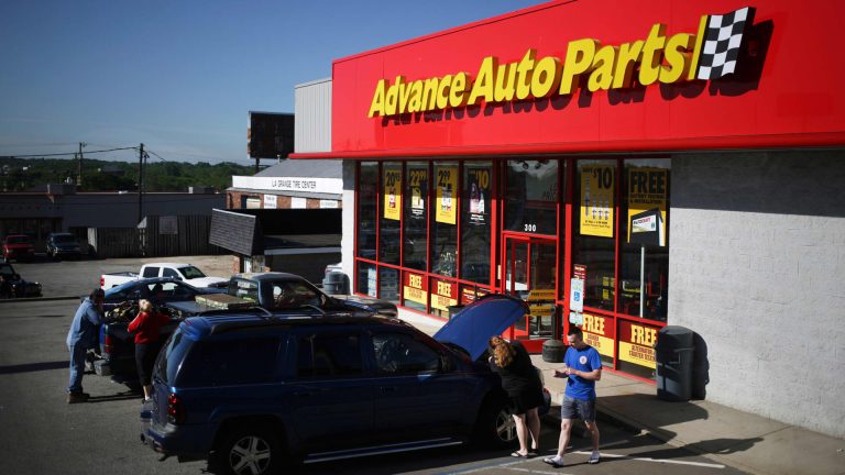 Advance Auto Components shares plummet after dismal Q1