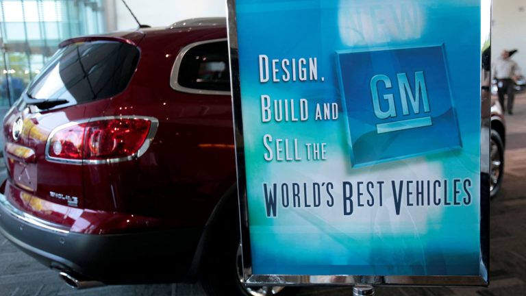 GM hires ex-Apple exec Mike Abbott to steer new software program unit