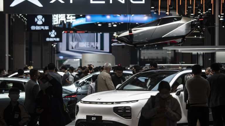 EV makers promote superior tech to compete in China