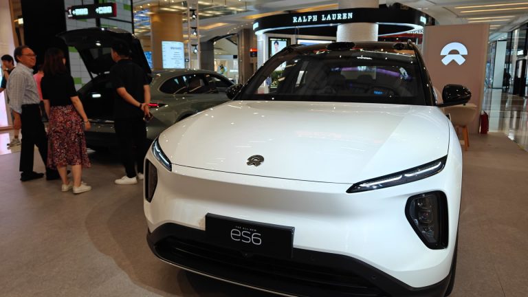 Chinese language EV manufacturers Nio, Xpeng, Li Auto hold tempo with Q3 steering